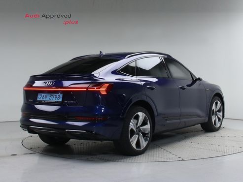 Audi e-tron 55 Quattro Sportback — пробег 31 100 км — фото 2 из 5