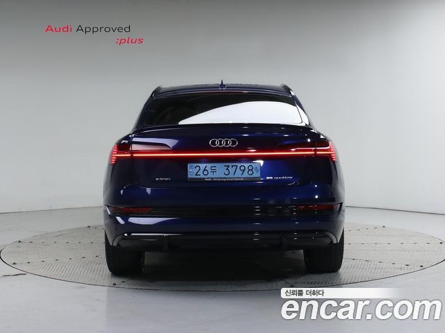 Audi e-tron 55 Quattro Sportback — пробег 31 100 км — фото 4 из 5