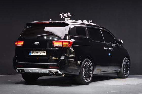 Kia Carnival 7-seater Limousine President — пробег 132 979 км — фото 2 из 5