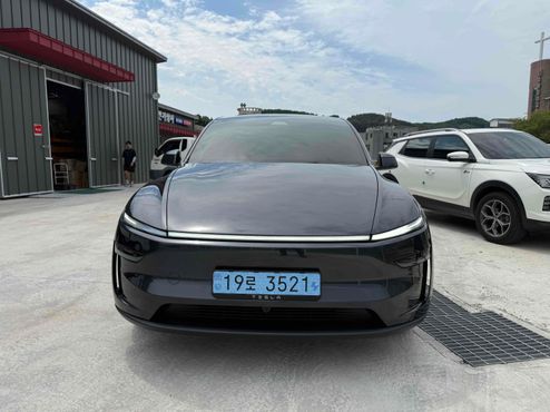 Tesla Model Y Premium RWD — пробег 659 км — фото 1 из 5