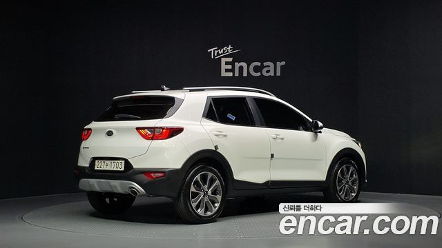 Kia Stonic из Кореи Encar