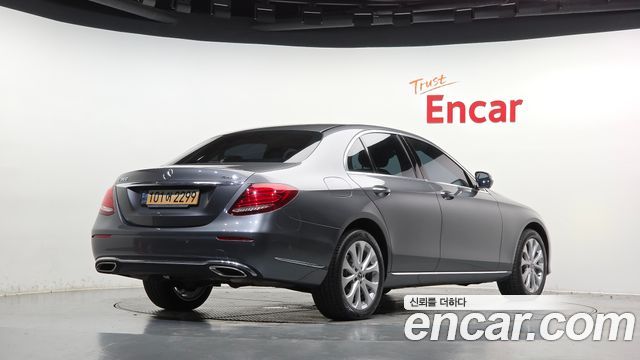 Mercedes-Benz E-Class из Кореи Encar