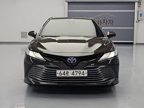 Toyota Camry 2.5 XLE Hybrid — пробег 142 689 км — фото 2 из 5