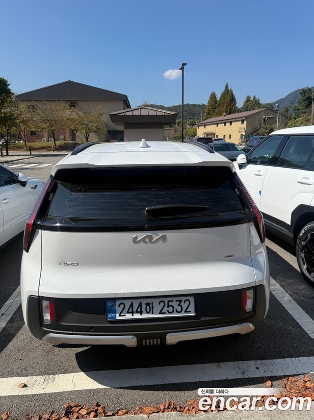 Kia Niro Prestige — пробег 2 500 км — фото 4 из 5