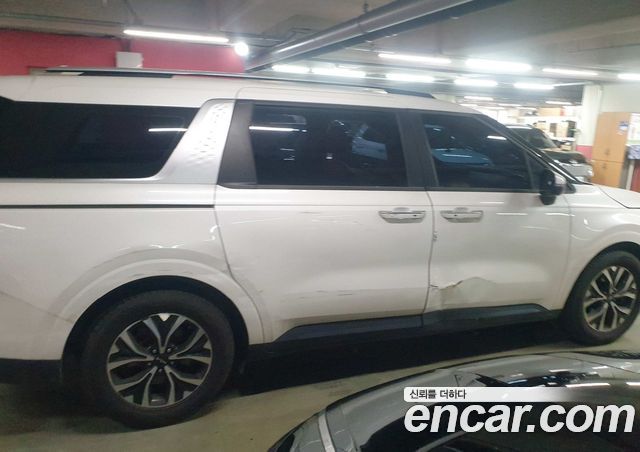Kia Carnival Diesel 9-Seater Prestige — пробег 81 633 км — фото 2 из 5