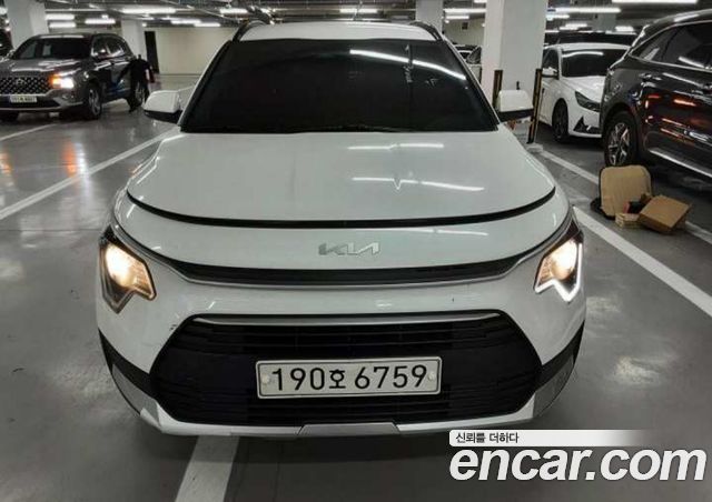 Kia Niro Trendy — пробег 213 639 км — фото 1 из 5
