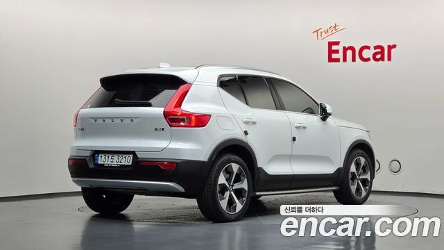 Volvo XC40 B4 Ultimate Bright — пробег 64 617 км — фото 2 из 5
