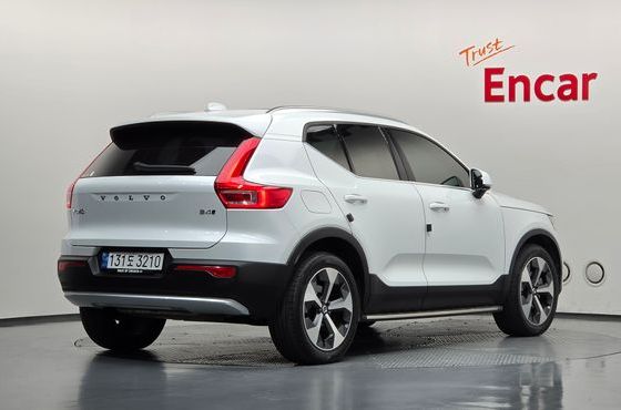 Volvo XC40 B4 Ultimate Bright — пробег 64 617 км — фото 2 из 5