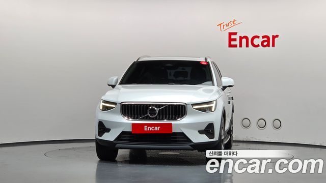 Volvo XC40 B4 Ultimate Bright — пробег 64 617 км — фото 3 из 5