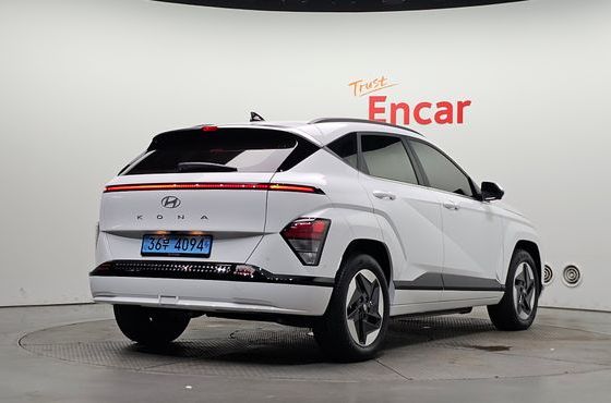 Hyundai Kona Long Range Premium — пробег 9 247 км — фото 2 из 5