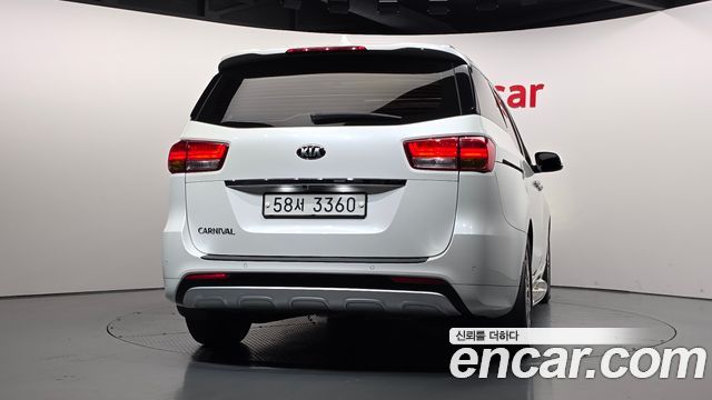 Kia Carnival из Кореи Encar