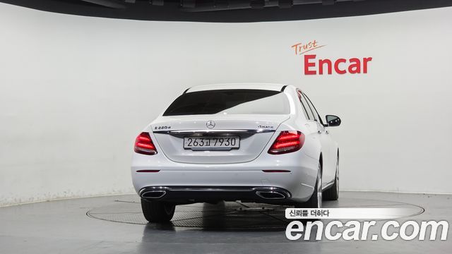 Mercedes-Benz E-Class из Кореи Encar