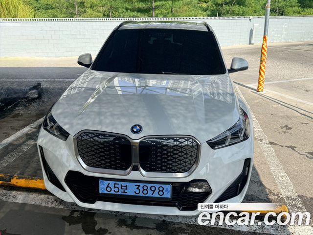BMW iX1 xDrive 30 M Sport — пробег 38 264 км — фото 1 из 5