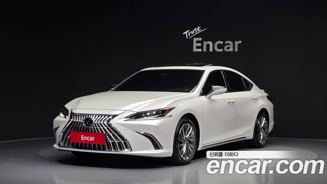 Lexus ES Executive — пробег 13 095 км — фото 1 из 5
