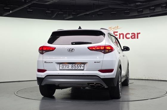 Hyundai Tucson Diesel 2.0 2WD Modern — пробег 178 628 км — фото 4 из 5