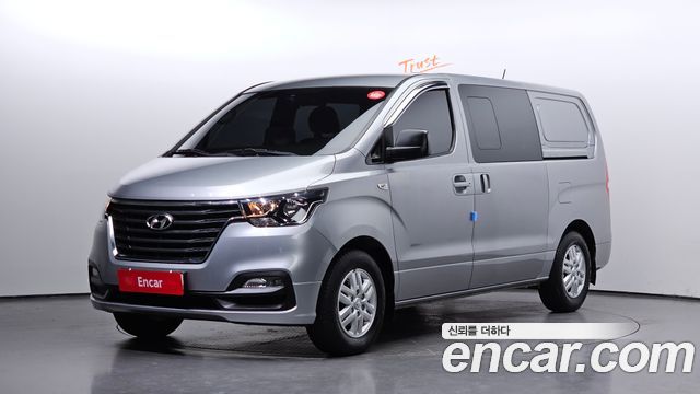Hyundai Starex Van 5-Seater Smart — пробег 35 421 км — фото 1 из 5