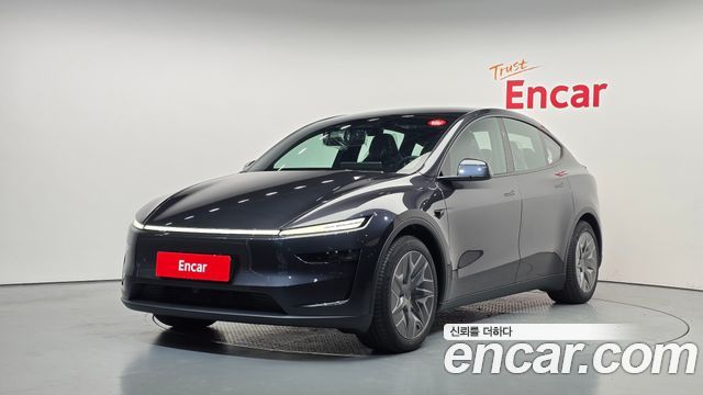 Tesla Model Y L Long Range AWD — пробег 65 км — фото 1 из 5