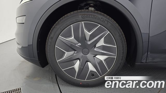 Tesla Model Y L Long Range AWD — пробег 65 км — фото 5 из 5
