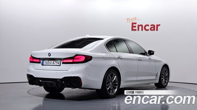 BMW 5-Series 530i xDrive Luxury Plus — пробег 84 828 км — фото 2 из 5