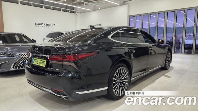 Lexus LS 3.5 Luxury AWD — пробег 20 588 км — фото 2 из 5