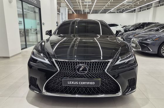 Lexus LS 3.5 Luxury AWD — пробег 20 588 км — фото 3 из 5