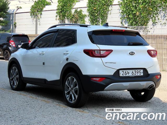 Kia Stonic из Кореи Encar