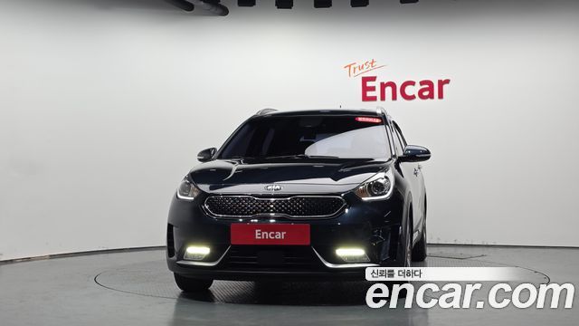Kia Niro Prestige — пробег 69 612 км — фото 3 из 5