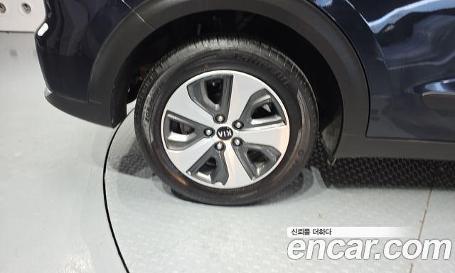 Kia Niro Prestige — пробег 69 612 км — фото 5 из 5