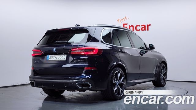 BMW X5 xDrive 45e M Sport — пробег 88 866 км — фото 2 из 5
