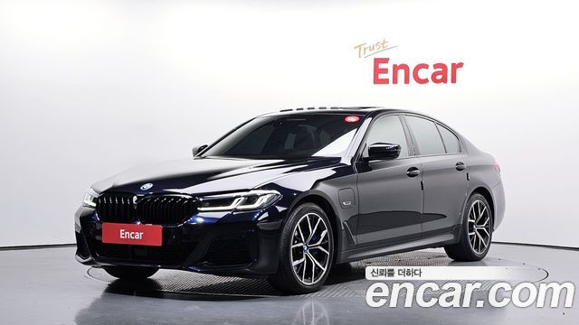 BMW 5-Series 530e M Sport — пробег 99 801 км — фото 1 из 5