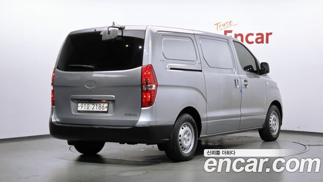 Hyundai Starex Van 3-Seater Style — пробег 128 102 км — фото 2 из 5