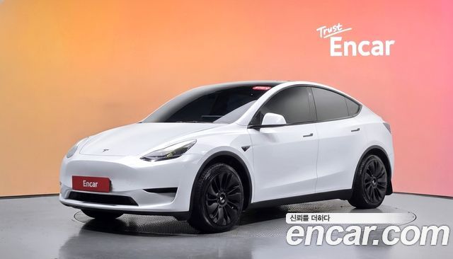 Tesla Model Y RWD — пробег 72 624 км — фото 1 из 5