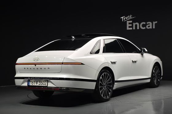 Hyundai Grandeur 2,5 Gasoline 2WD Calligraphy — пробег 16 017 км — фото 2 из 5
