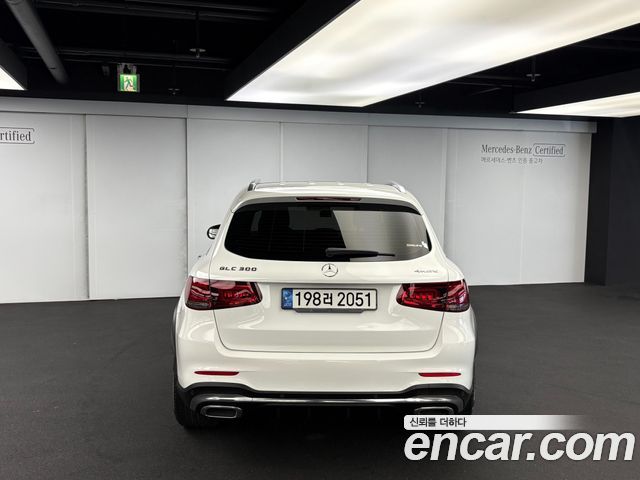 Mercedes-Benz GLC-Class GLC300 4MATIC — пробег 16 480 км — фото 4 из 5