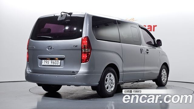 Hyundai Starex 12-Seater Wagon CVX Deluxe — пробег 113 716 км — фото 2 из 5