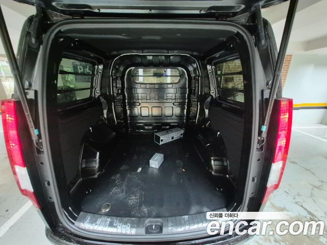 Hyundai Staria HEV 1.6T Cargo 5-Seater Modern — пробег 4 100 км — фото 3 из 5