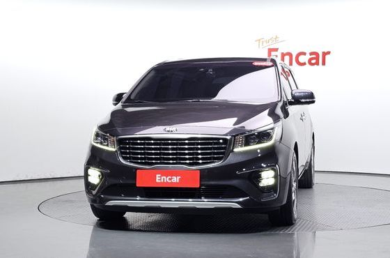 Kia Carnival 7-Seater Limousine VIP — пробег 75 636 км — фото 3 из 5