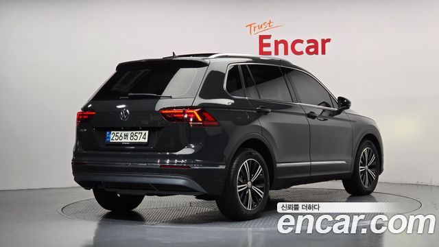 Volkswagen Tiguan 2.0 TDI Prestige — пробег 102 355 км — фото 2 из 5