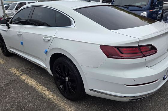 Volkswagen Arteon 2.0 TDI Premium — пробег 99 730 км — фото 5 из 5