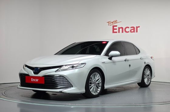 Toyota Camry 2.5 XLE Hybrid — пробег 62 940 км — фото 1 из 5