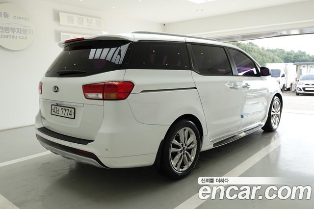 Kia Carnival 9-seater Prestige — пробег 175 442 км — фото 2 из 5