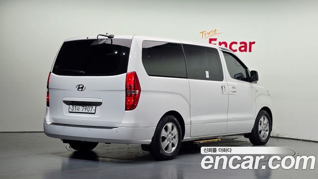 Hyundai Starex Urban 9-Seater Premium — пробег 111 600 км — фото 2 из 5