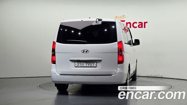 Hyundai Starex Urban 9-Seater Premium — пробег 111 600 км — фото 4 из 5