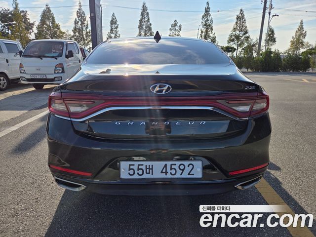 Hyundai Grandeur 2.2 Diesel Premium — пробег 220 000 км — фото 5 из 5