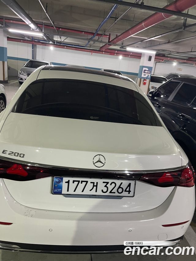 Mercedes-Benz E-Class E200 Avantgarde — пробег 16 000 км — фото 4 из 5