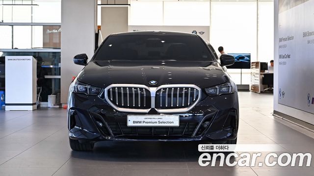 BMW 5-Series 530i xDrive M Sport — пробег 40 970 км — фото 2 из 5
