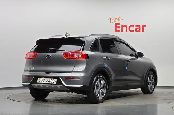 Kia Niro Noblesse — пробег 96 229 км — фото 2 из 5