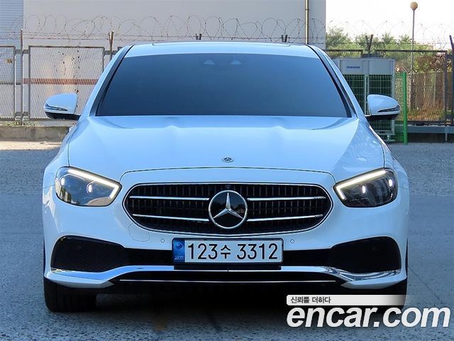 Mercedes-Benz E-Class E350 4MATIC Avantgarde — пробег 20 836 км — фото 1 из 5