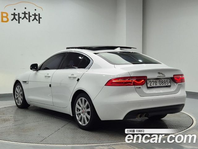 Jaguar XE 20d Prestige — пробег 154 919 км — фото 2 из 5