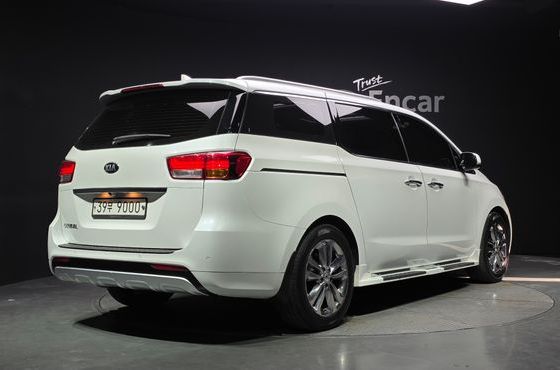 Kia Carnival 9-Seater Noblesse Special — пробег 127 588 км — фото 2 из 5